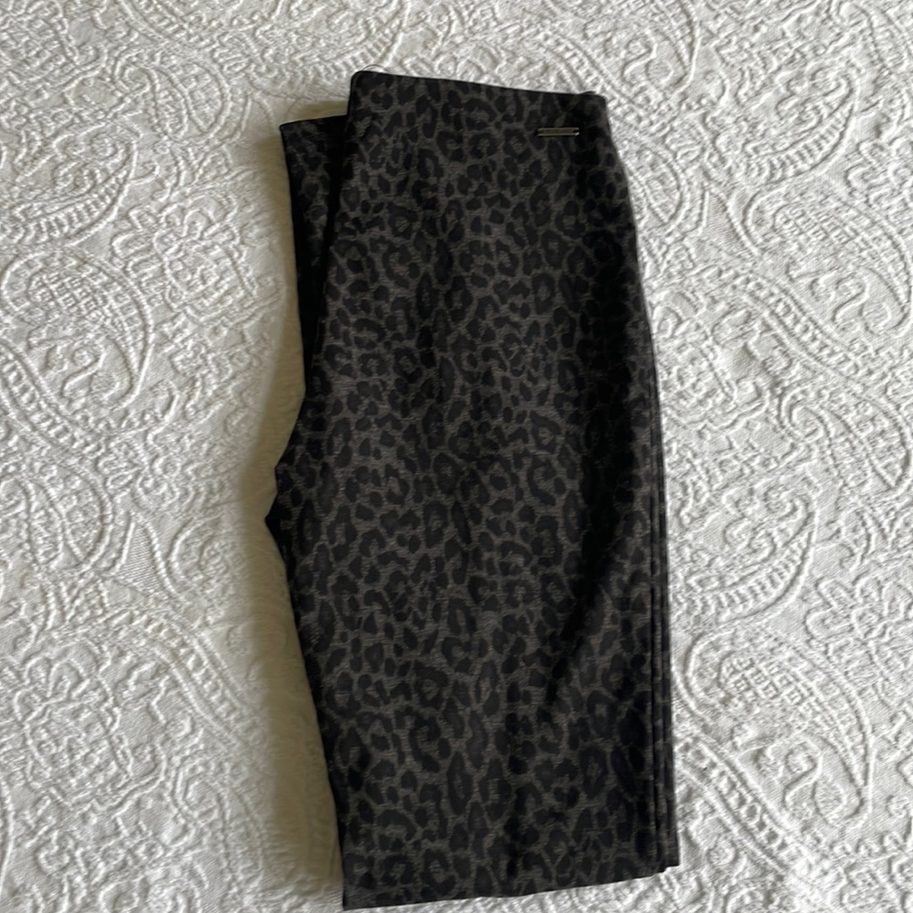 Tahari leggings